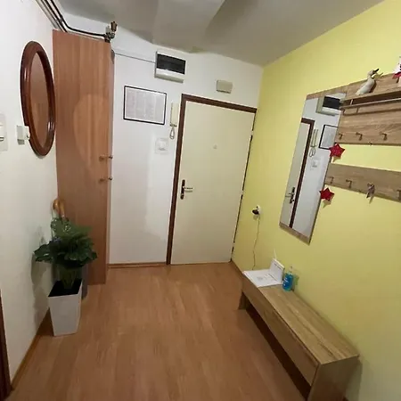 Apartment Bajo *